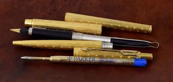 Parker classic perle golden slim fountain pen and ballpoint  with gold plated B nib - Image 4