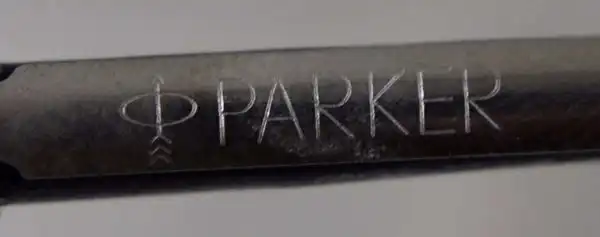 Parker classic perle golden slim fountain pen and ballpoint  with gold plated B nib - Image 8