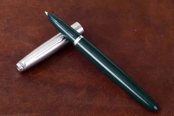 Vintage parker 21 fountain pen green barrel with steel M nib - Image 4