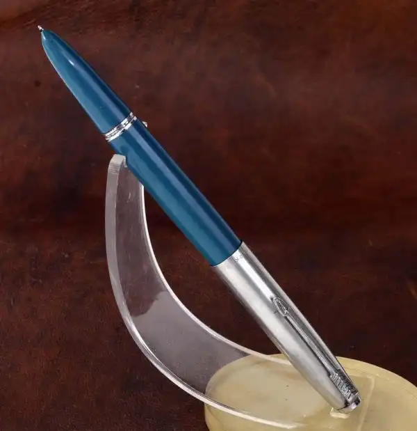 Vintage parker 21 fountain pen Blue barrel with steel Fine nib - Image 2