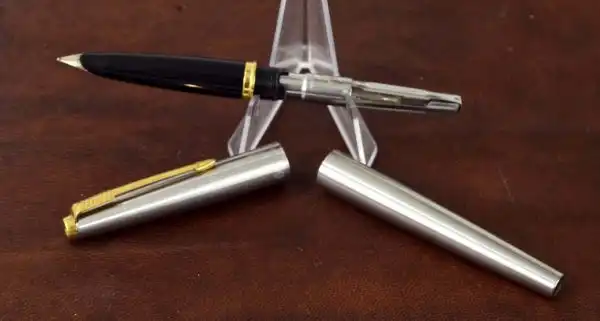 Vintage parker 45 flighter fountain pen 10Karat solid gold F nib - UK - Image 3