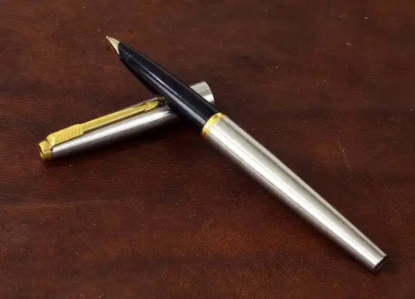 Vintage parker 45 flighter fountain pen 10Karat solid gold F nib - UK - Image 4
