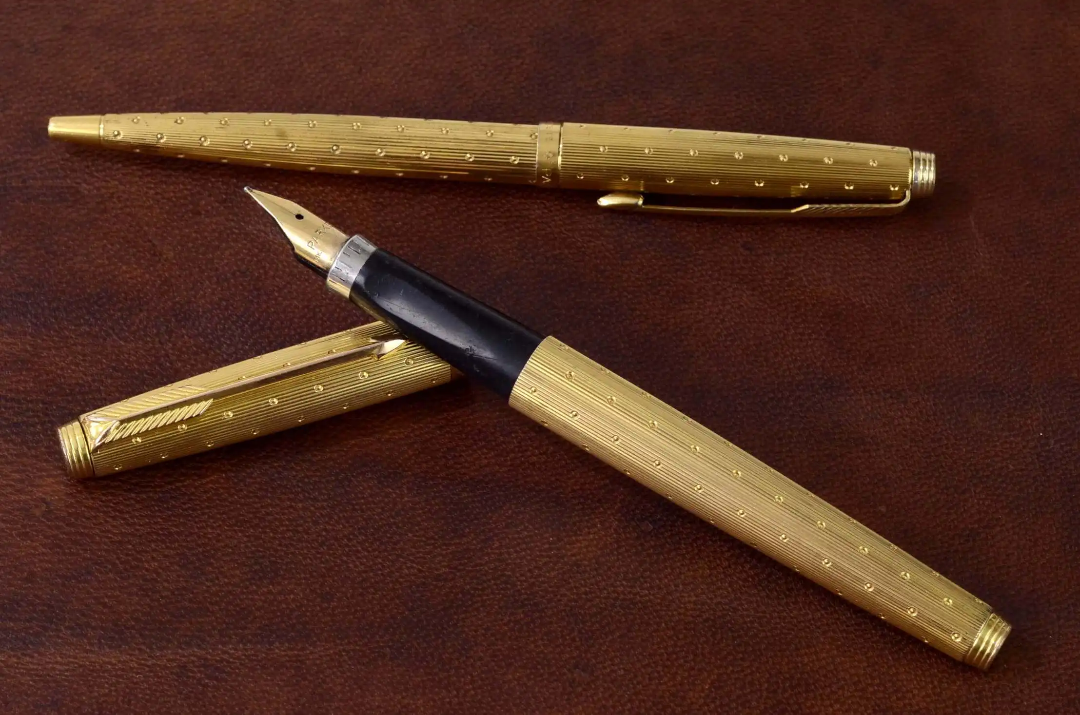 Parker 75 gold filled perle fountain pen and ballpoint set with 14K M nib - Used - Image 4