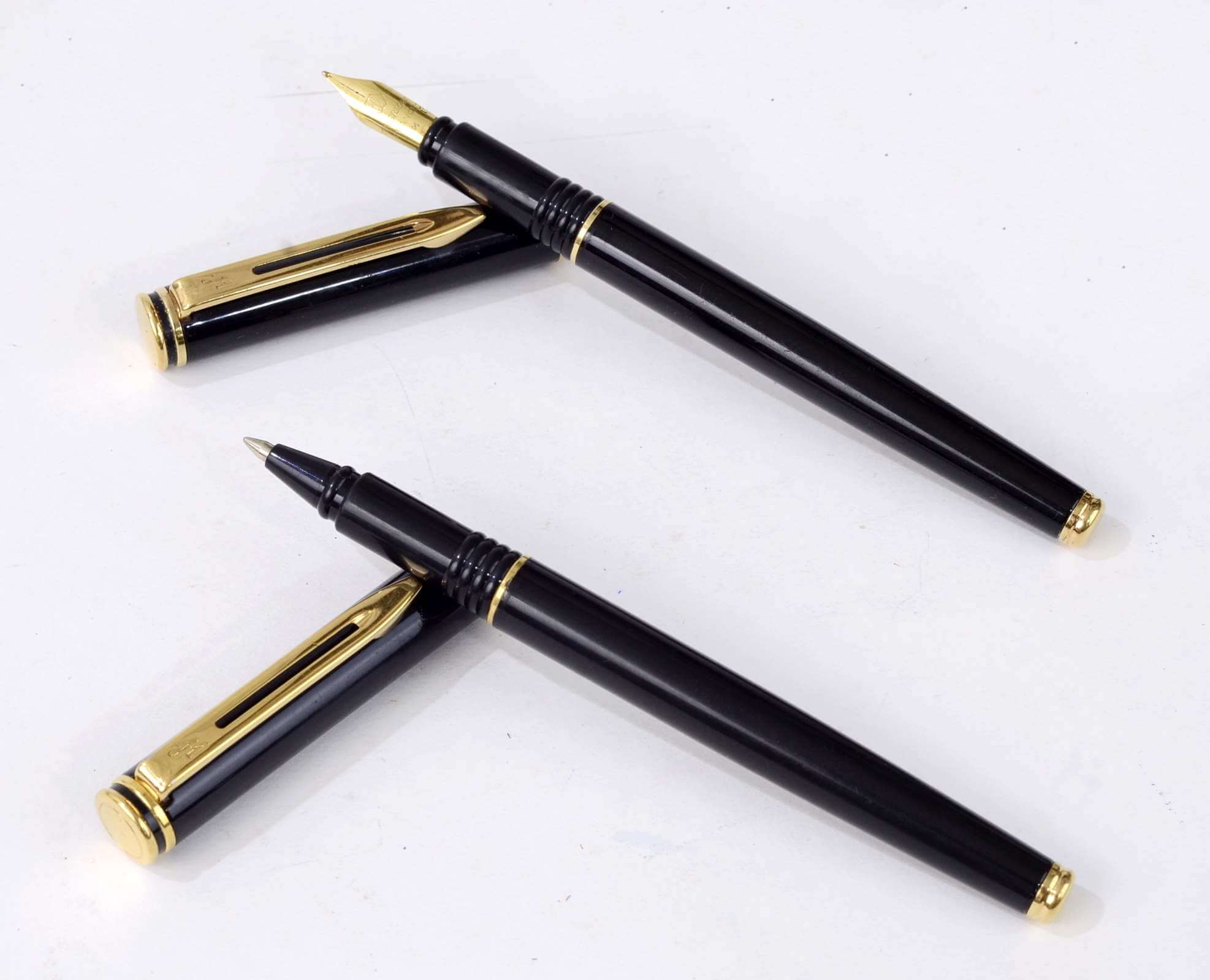 https://antikcart.com/wp-content/uploads/2020/02/waterman-fountain-pen-and-ballpoint-pen-set-23K-gold-plated-Medium-nib-France-made.jpg