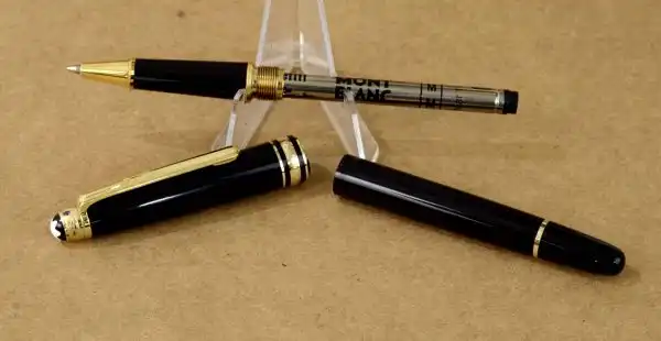 Montblanc Meisterstück Classique Unicef edition rollerball pen  - Mint - Image 4