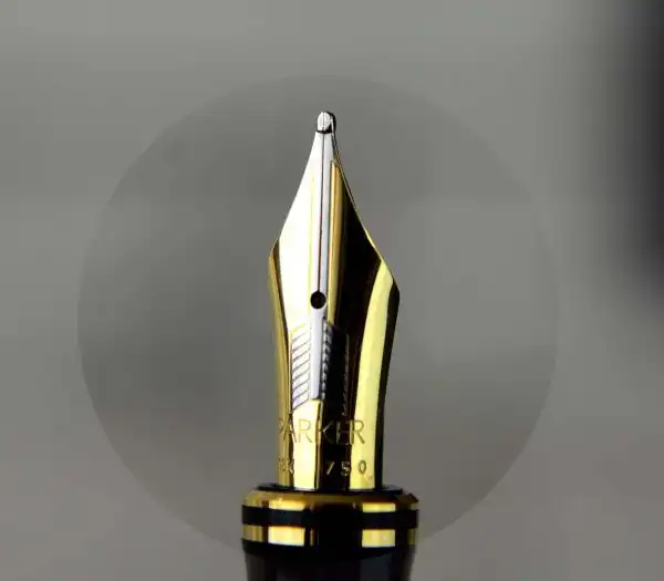 parker duofold centennial black fountain pen with 18 Karat gold B nib - Image 12