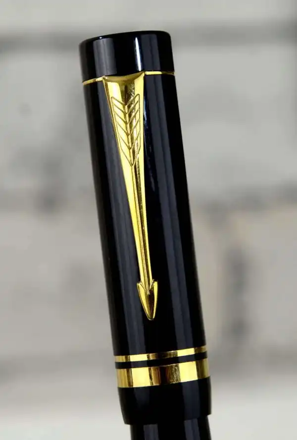 parker duofold centennial black fountain pen with 18 Karat gold B nib - Image 13