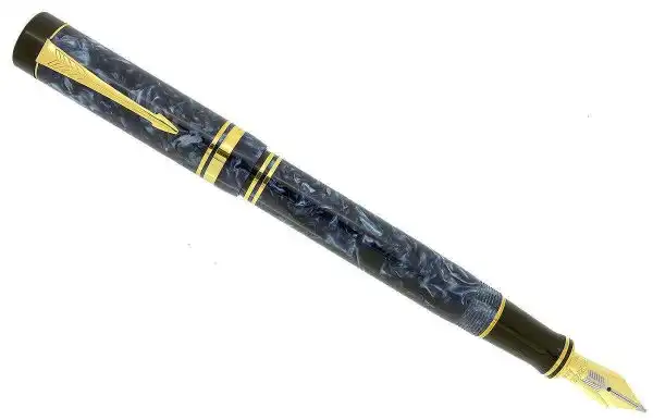 parker duofold centennial blue marbled fountain pen with 14 Karat gold M nib - Image 2