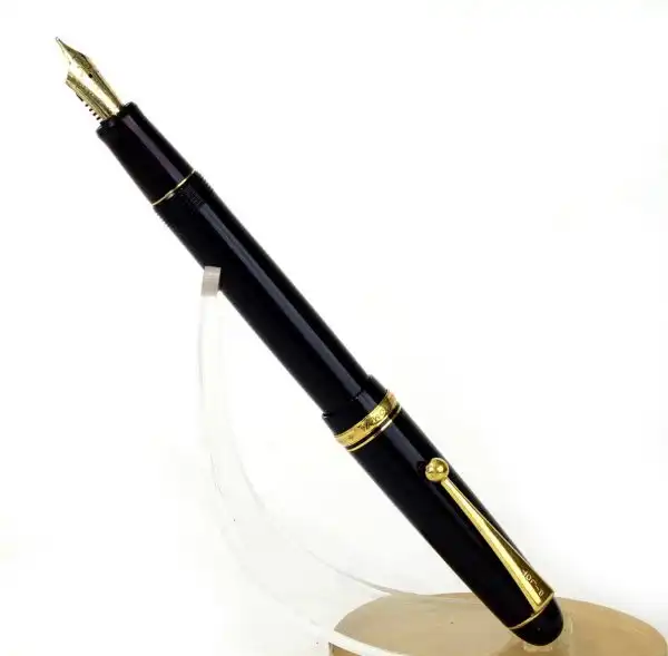 Vintage Pilot Custom 74 black barrel fountain pen -  14K 585 solid gold M nib - Image 2