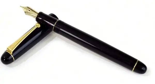 Vintage Pilot Custom 74 black barrel fountain pen -  14K 585 solid gold M nib - Image 4