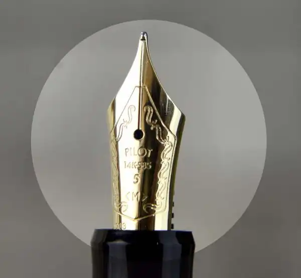 Vintage Pilot Custom 74 black barrel fountain pen -  14K 585 solid gold M nib - Image 10