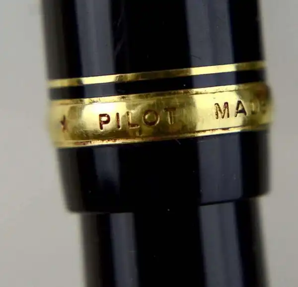 Vintage Pilot Custom 74 black barrel fountain pen -  14K 585 solid gold M nib - Image 6