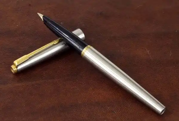 Vintage parker 45 flighter fountain pen 10Karat solid gold F nib - USA - Image 4