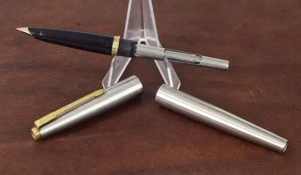 Vintage parker 45 flighter fountain pen 10Karat solid gold F nib - USA - Image 3