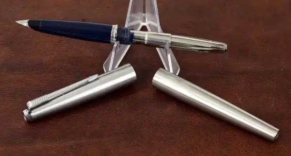Vintage  parker 45 flighter fountain pen with  fine nib - england made - Image 4