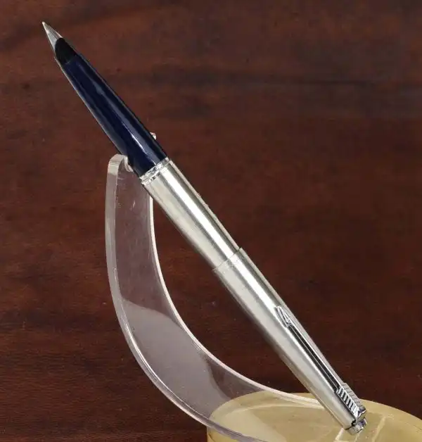 Vintage  parker 45 flighter fountain pen with  fine nib - england made - Image 2