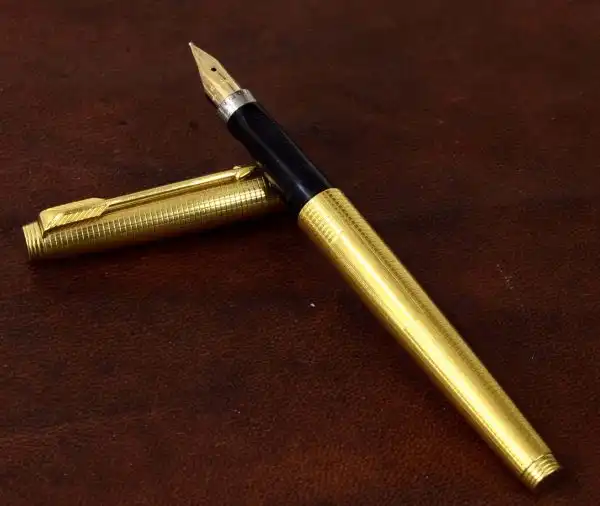 Vintage parker 75 ciselle gold filled fountain pen with 14K solid gold M nib - Image 3