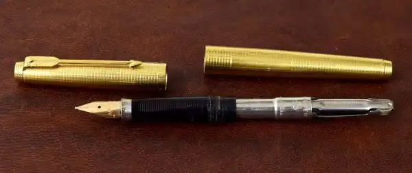 Vintage parker 75 ciselle gold filled fountain pen with 14K solid gold M nib - Image 4