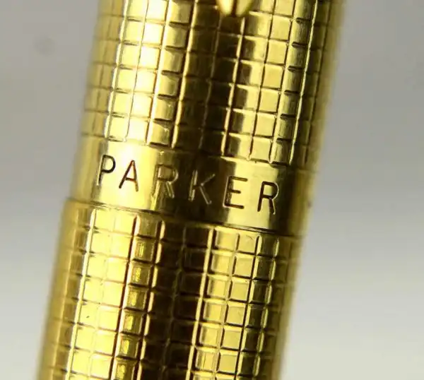 Vintage parker 75 ciselle gold filled fountain pen with 14K solid gold M nib - Image 11