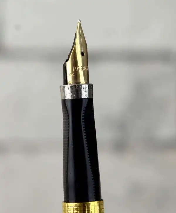 Vintage parker 75 ciselle gold filled fountain pen with 14K solid gold M nib - Image 10