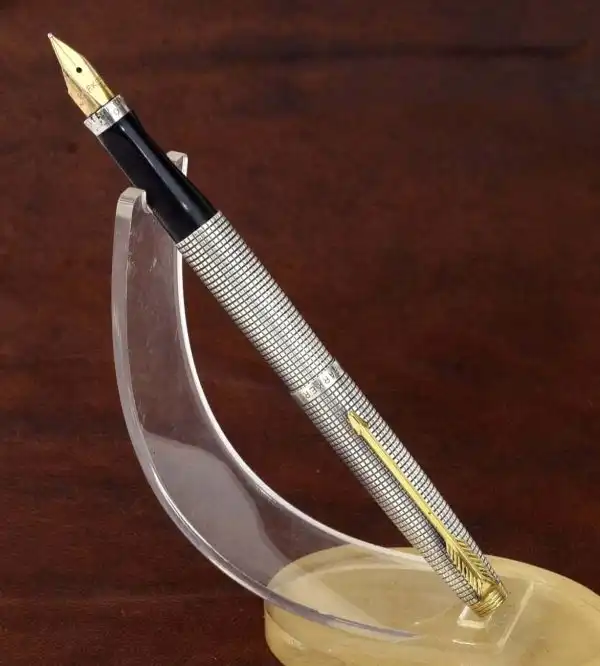 Vintage parker 75 sterling silver fountain pen 14Karat Gold F nib - Image 2