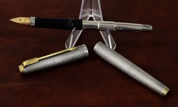 Vintage parker 75 sterling silver fountain pen 14Karat Gold F nib - Image 4