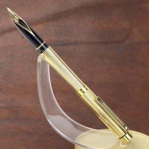 vintage-sheaffer-targa-1005-fountain-pen-with-14K-solid-gold-M-nib-USA