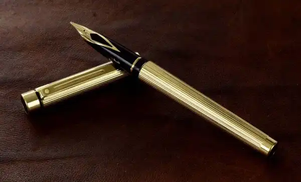 Vintage sheaffer targa 1005 fountain pen  with 14K solid gold Broad nib - Image 6