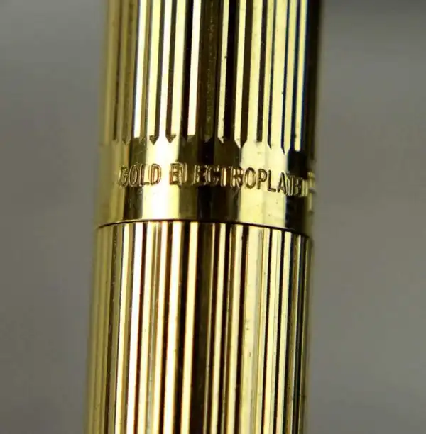 Vintage sheaffer targa 1005 fountain pen  with 14K solid gold Broad nib - Image 5