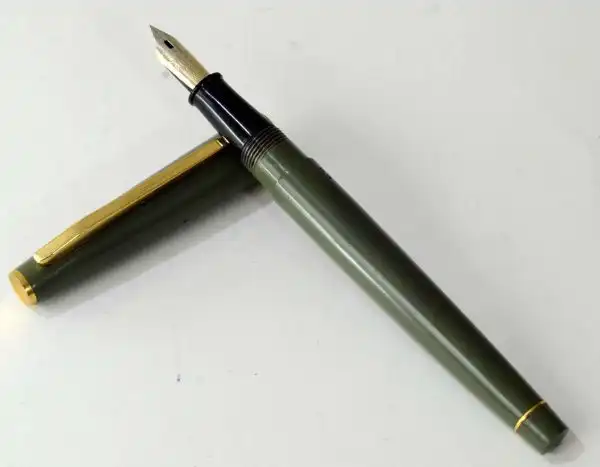 Pilot Vintage  Eyedropper type 2 fountain pen -  gold plated  F nib - Image 3