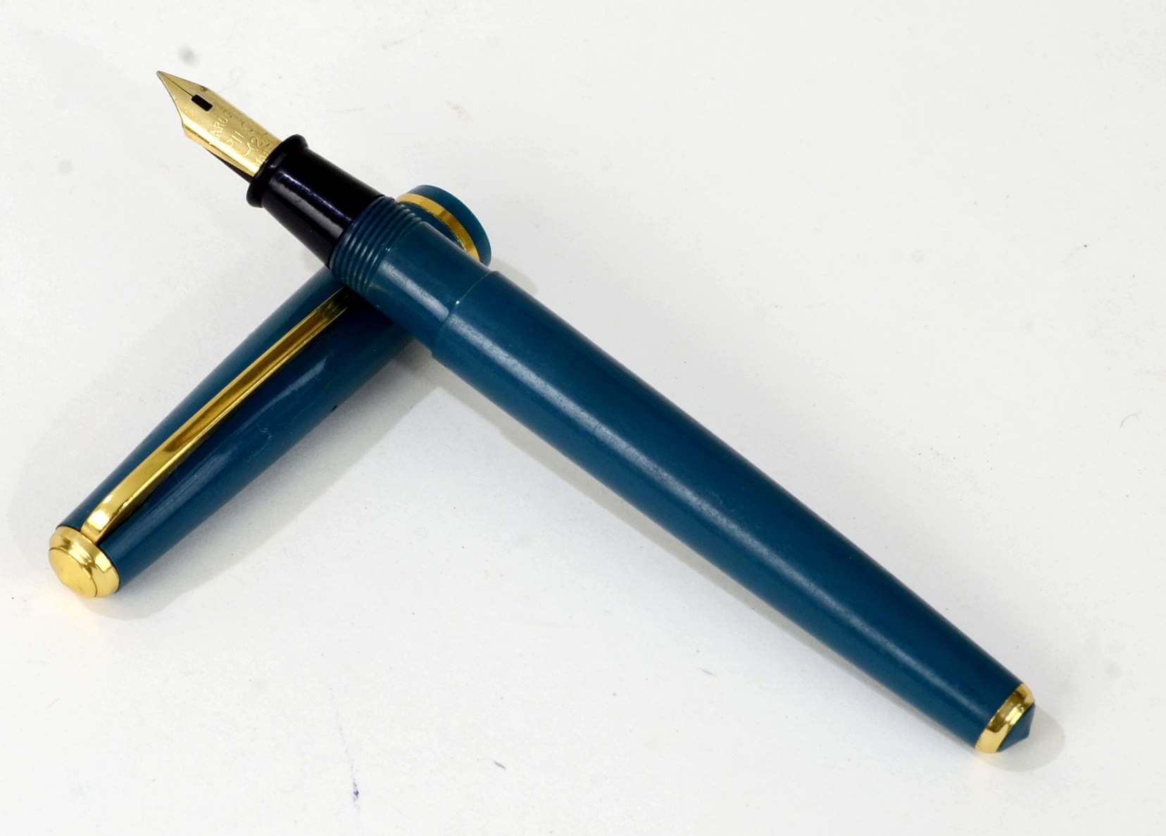 Pilot Vintage Eyedropper pilot 2 pocket teal fountain pen - gold plated F nib - Image 3