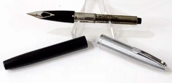 Sheaffer Vintage imperial 440 black barrel fountain pen - inlaid steel F nib - Image 2