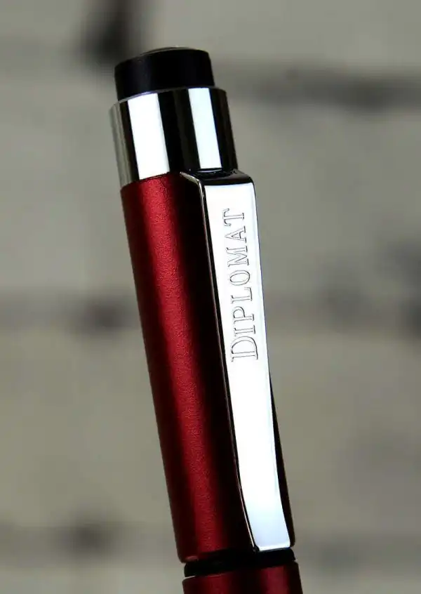 Diplomat Magnum burned red fountain pen with Jowo M nib + Krishna Ink Combo - Brand new - Image 7