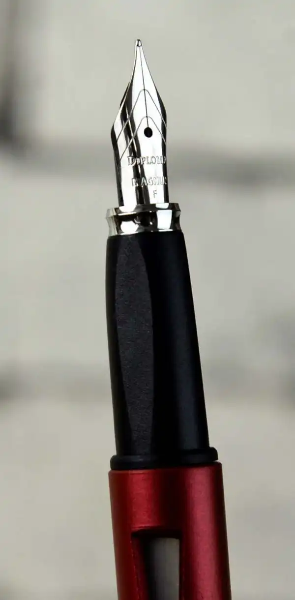 Diplomat Magnum burned red fountain pen with Jowo M nib + Krishna Ink Combo - Brand new - Image 4