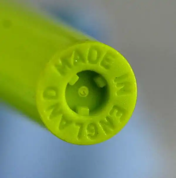 WH smith school cartridge neon fountain pen with English needle F nib - Image 6
