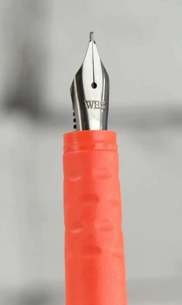 WH smith school cartridge fountain pen with English needle F nib - Image 7