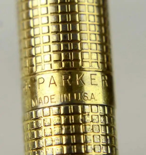 Vintage parker 75 cisele gold plated fountain pen with 14K solid gold M nib - Used - Image 4