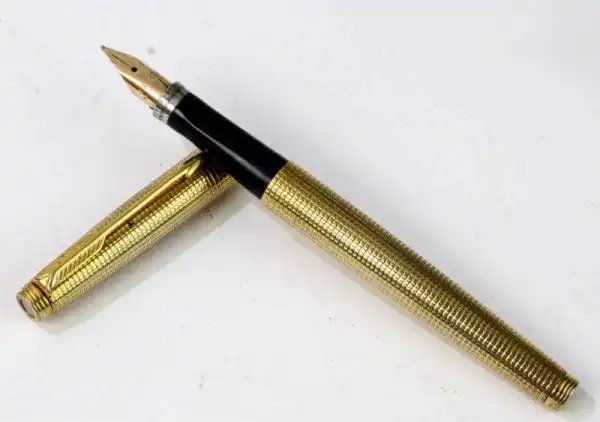 Vintage parker 75 cisele gold plated fountain pen with 14K solid gold M nib - Used - Image 3