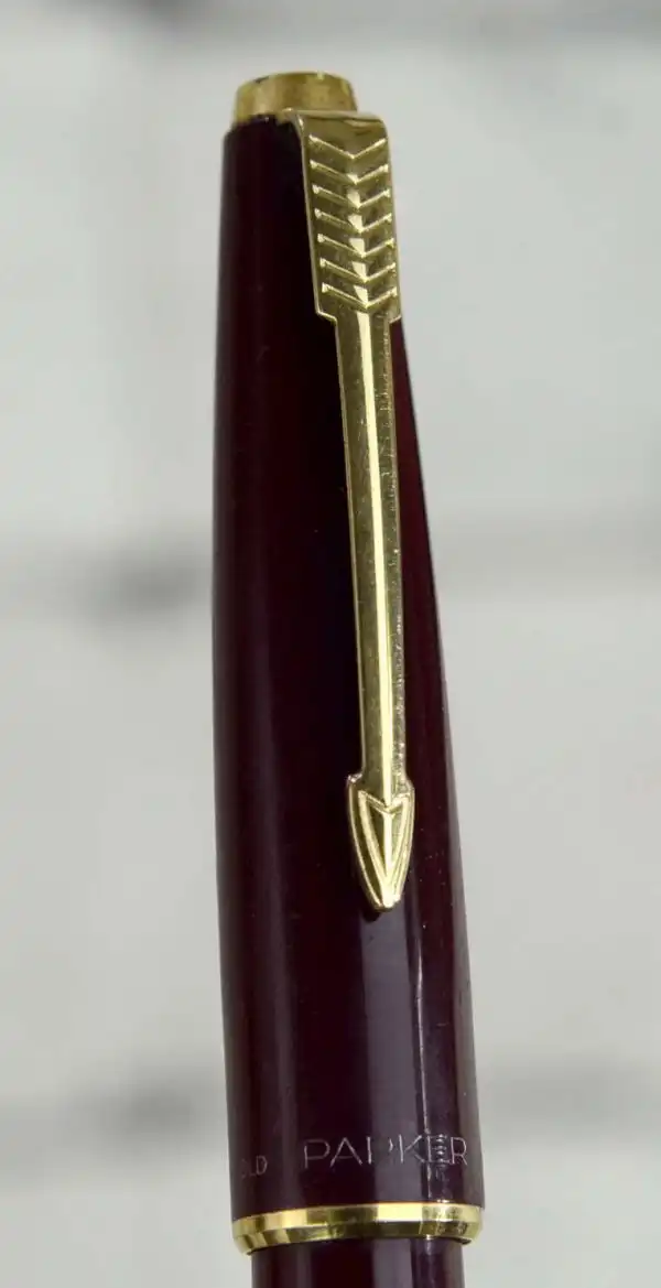 Vintage parker slimfold burgundy fountain pen with 14C gold B nib - Clean used - Image 3