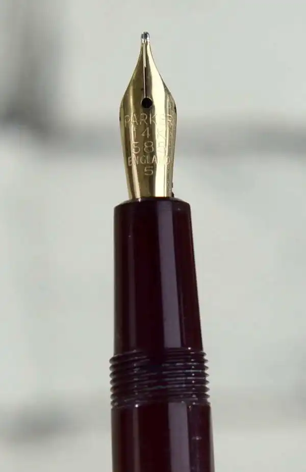 Vintage parker slimfold burgundy fountain pen with 14C gold B nib - Clean used - Image 4