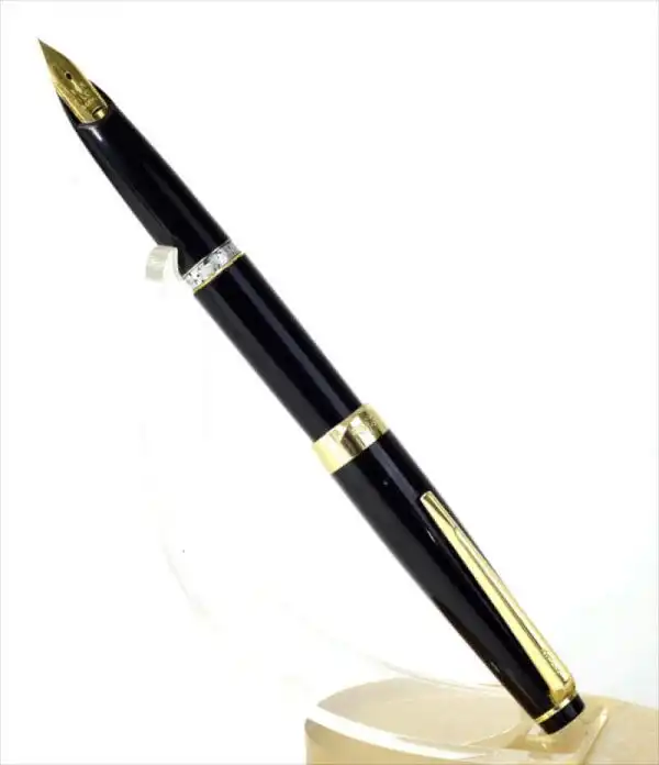 Vintage pilot Elite 95s full size fountain pen with 18K solid gold Fine Script nib - Image 2