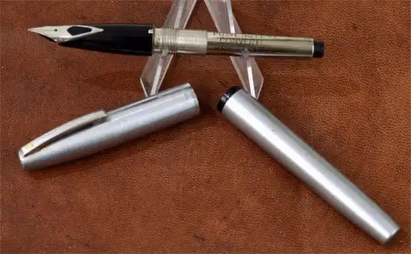 Vintage Sheaffer Imperial 444  fountain pen with Inlaid fine nib - Used - Image 7