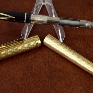vintage-sheaffer-targa-1009-barley-corn-fountain-pen-14K-solid-gold-B-nib-USA-made