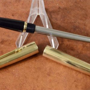 vintage-parker-61-aerometric-filler-fountain-pen-14K-solid-gold-M-nib