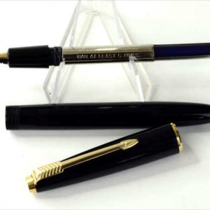 parker-slimfold-black-barrel-fountain-pen-14K-solid-gold-Medium-nib-England