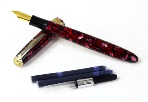 click falcon premium acrylic ruby red fountain pen with Krishna Medium nib - Brand new - Image 2