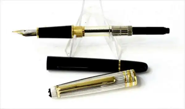 Montblanc Meisterstück solitiare fountain pen 14K gold fine nib - Mint - Image 2