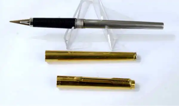 Vintage parker 180 fountain pen with gold filled barrel 14K F and M dual nib - Used - Image 2