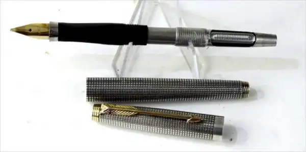 Vintage parker 75 sterling silver fountain pen 14Karat Gold B nib - Used - Image 2
