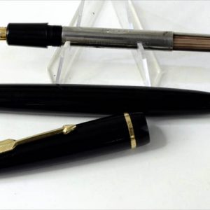 vintage-parker-duofold-junior-black-barrel-fountain-pen-14K-solid-gold-Medium-nib-England